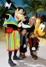 ID 3885 DISNEY WONDER (1999/83308grt/IMO 9126819) - British TV wildlife programme presenter Michaela Strachan arriving in Southampton to attend an onboard childrens party.